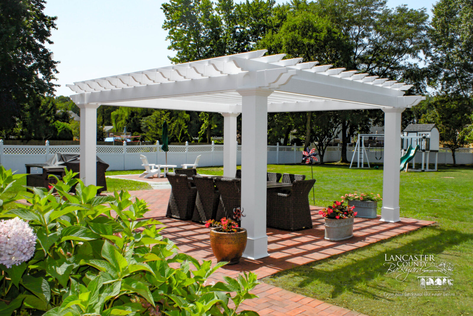 beautiful backyard white vinyl pergola