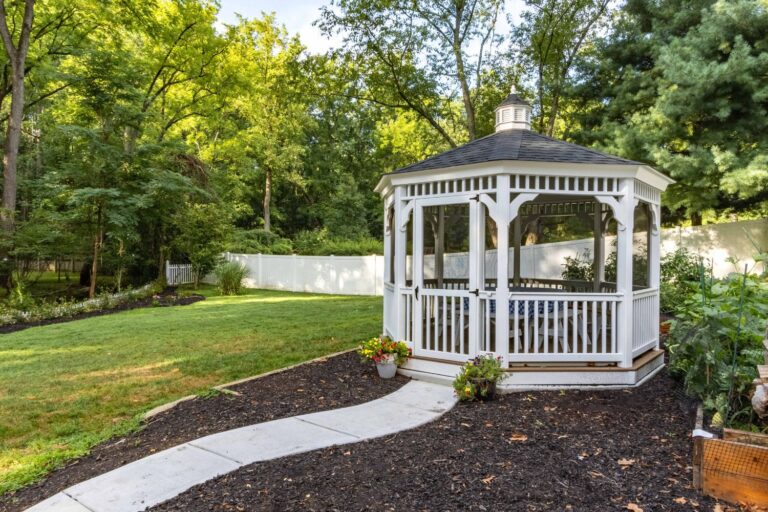 12' Octagon Vinyl Gazebo