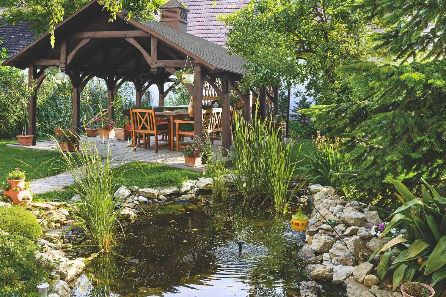 Denali timber frame pavilion in background of gorgeous pavilion