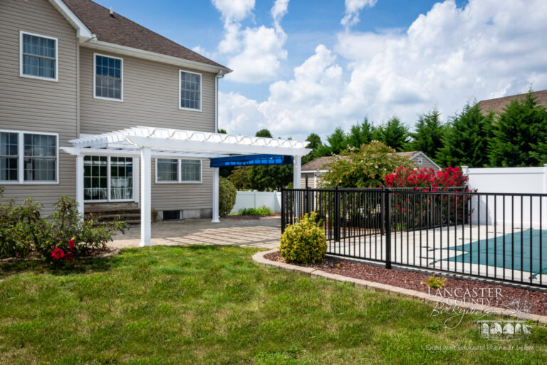14x16 pergola with a blue shade canopy