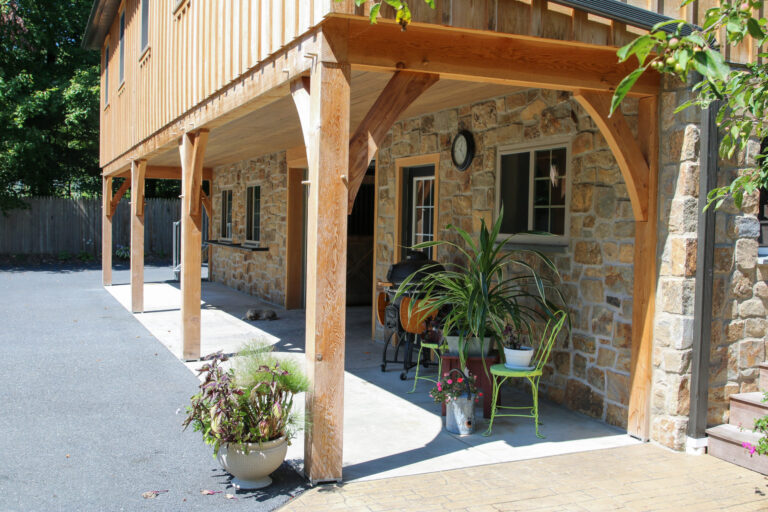 narvon run construction timber frame pavilion in Narvon, PA