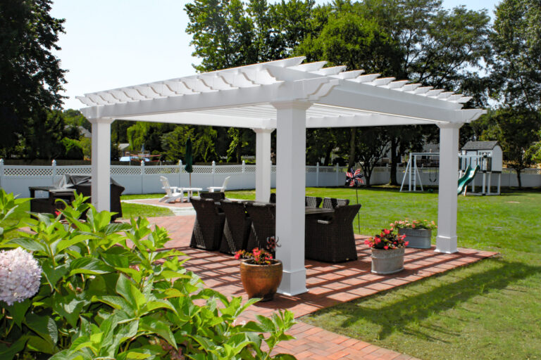 Cancun vinyl Pergola