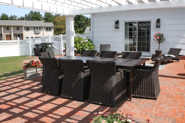 beautiful dining area under a 14x16 Cancun Pergola